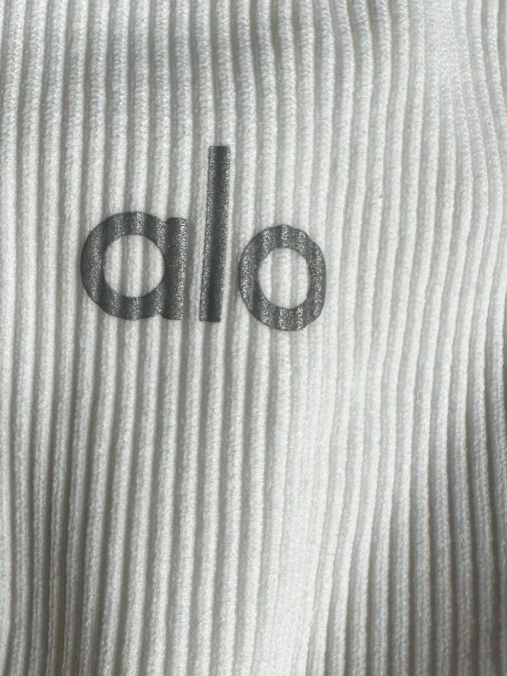 Alo Ripped Top - Picture 4 of 4
